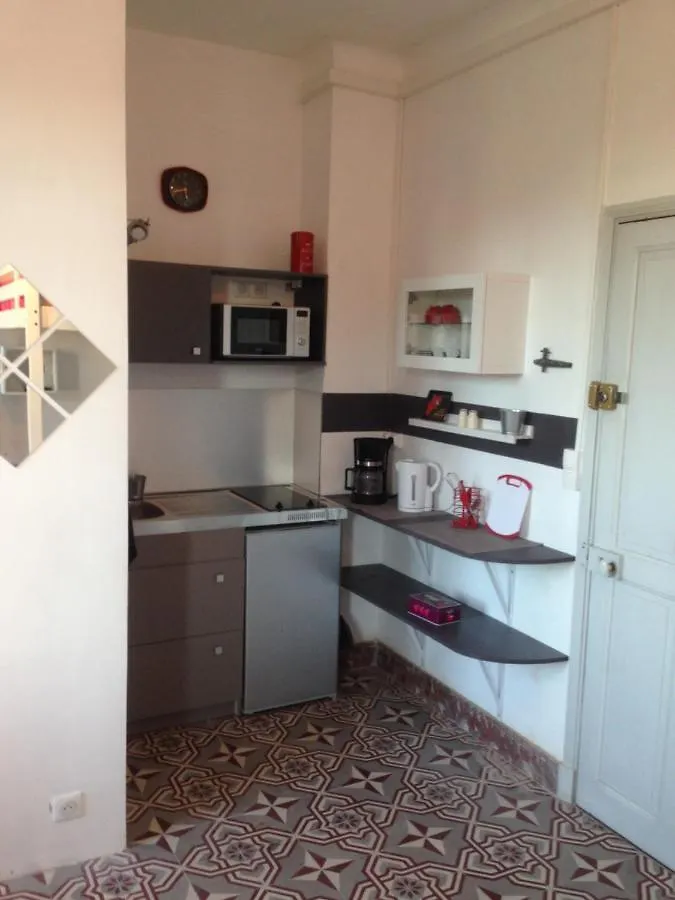 Charmant Studio Avignon Intra Muros 0*,  France